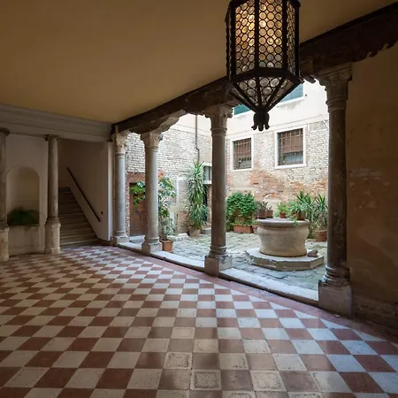 Ca' Longo Palace Damasco Apartment