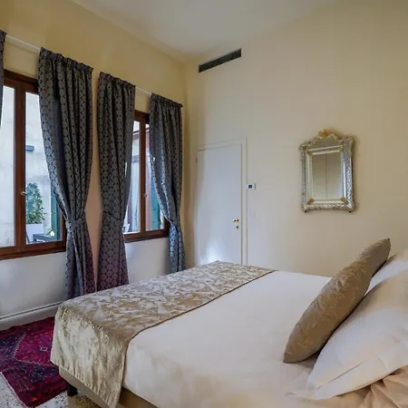 Ca' Longo Palace Damasco Apartment *