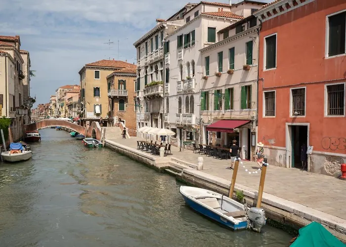 Ca' Longo Palace Damasco شقة البندقية