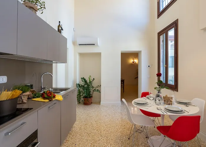 Ca' Longo Palace Damasco شقة *