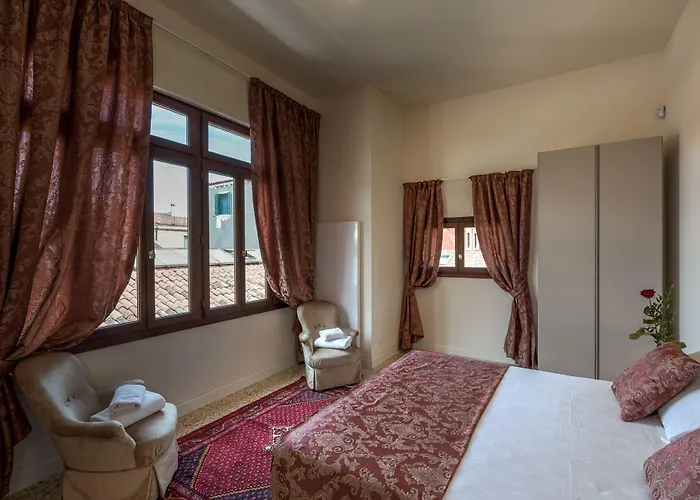 Ca' Longo Palace Damasco * البندقية